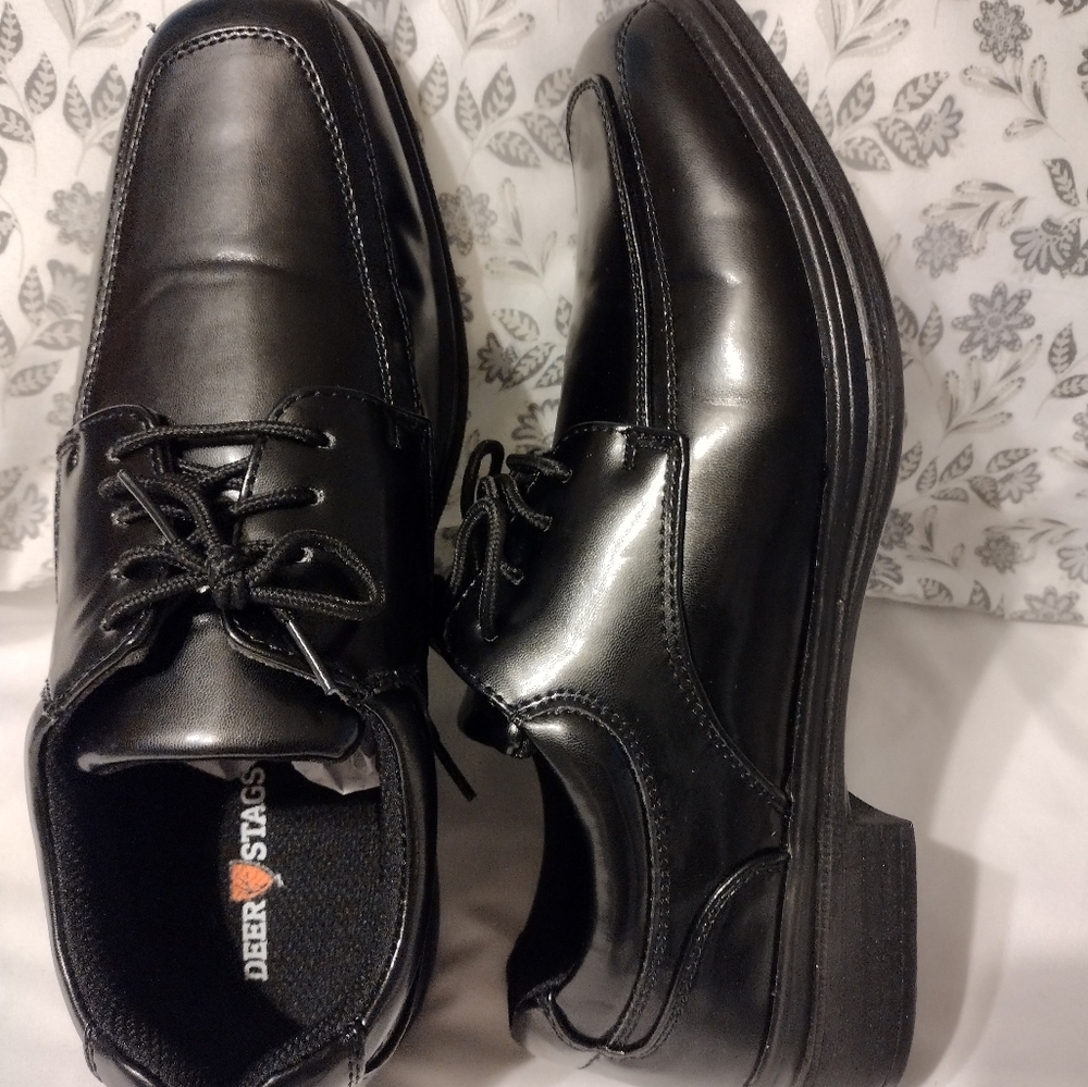 Deer stags boy's dress shoes Oxford size 6.5 W NWOT